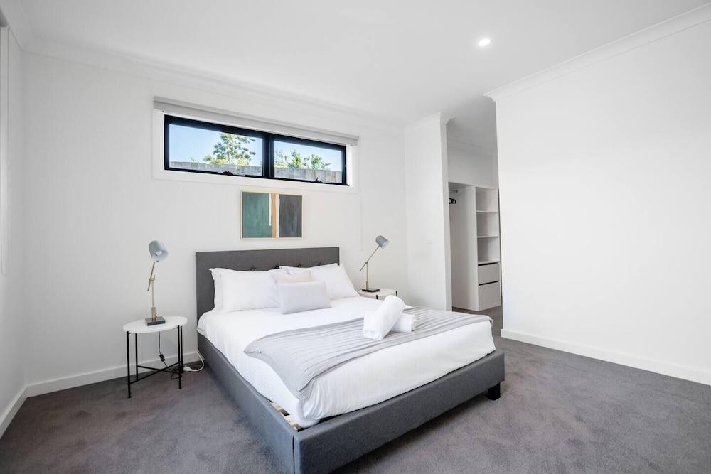 WoW Factor!luxe 4BR Townhouse@glen Waverley