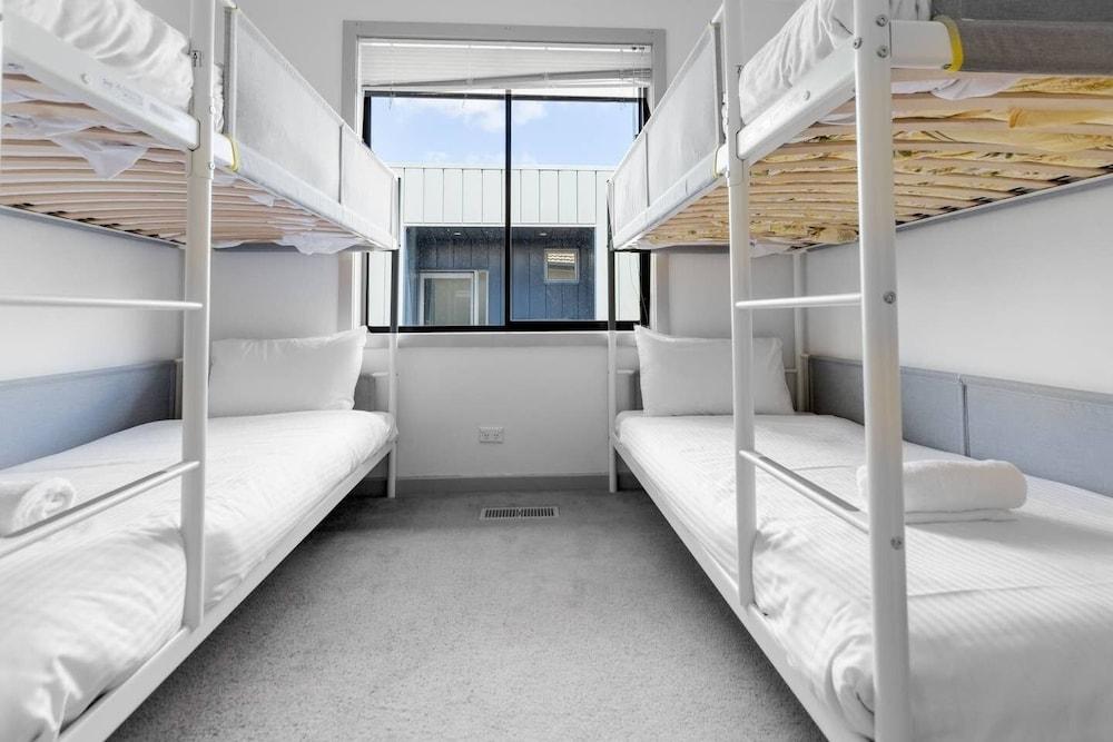 Spacious 3bedrooms big House@mitcham