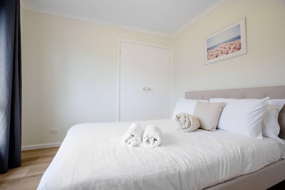 Quiet & Peaceful 3bed2bath Home @keilor Downs