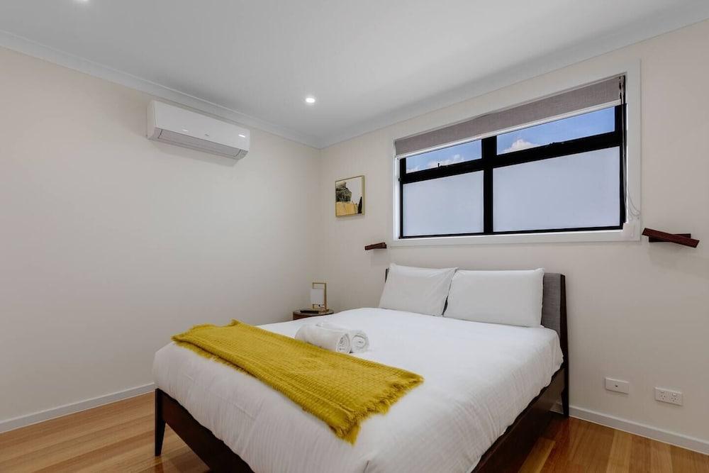 Impressive & Spacious new Townhouse@preston