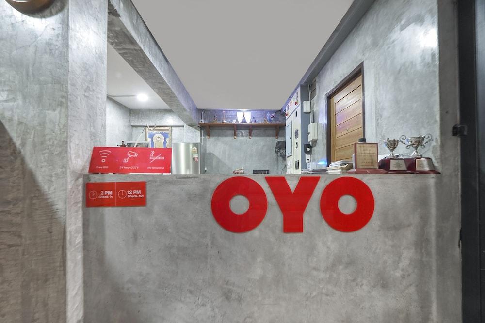 OYO 935 The Palm Apartment