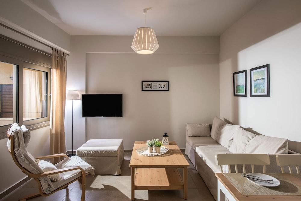 Caravel Apartments Stalis