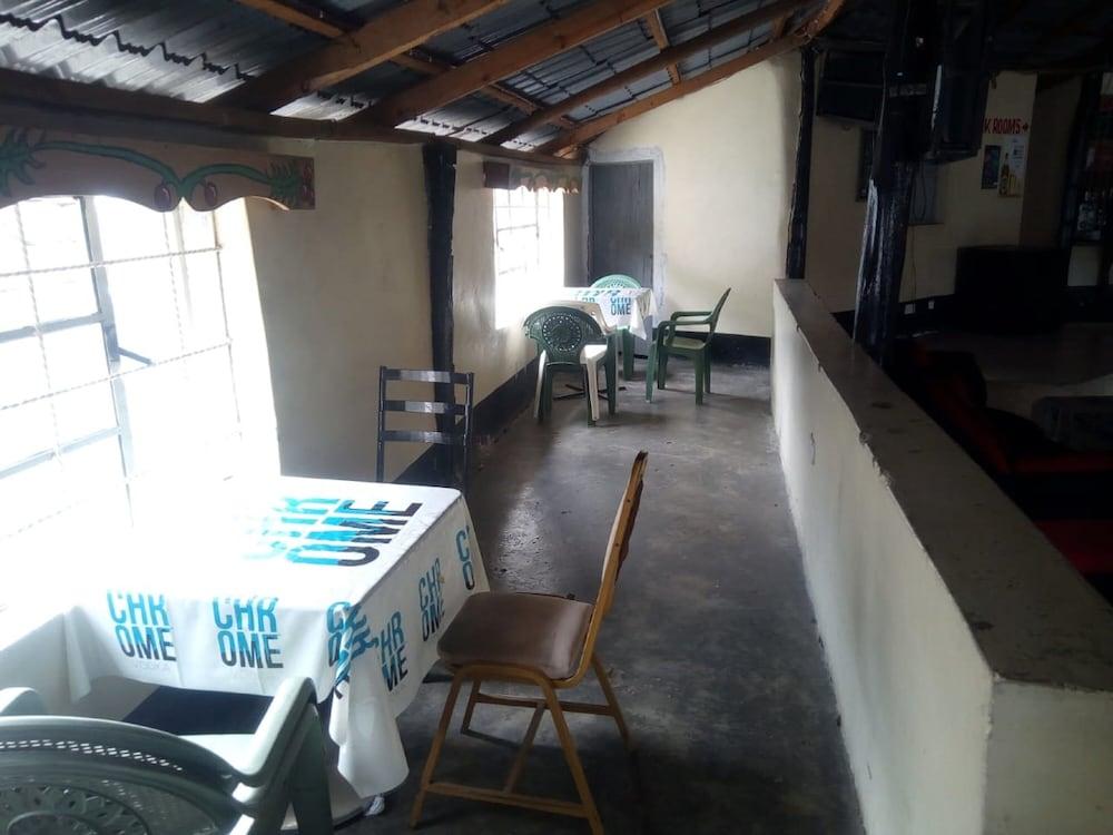 Queens Village Hotel