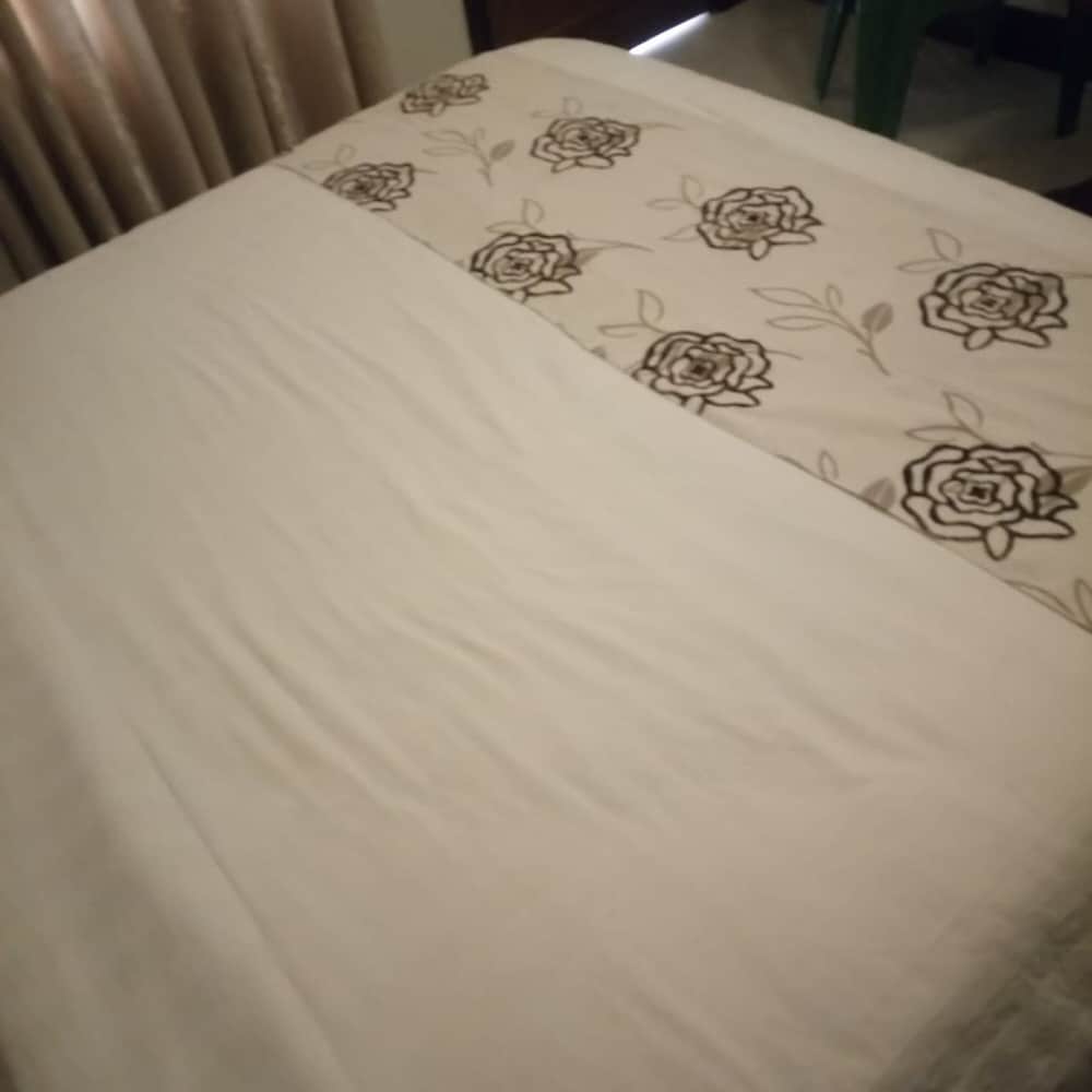 Skyline Hotel & Suites