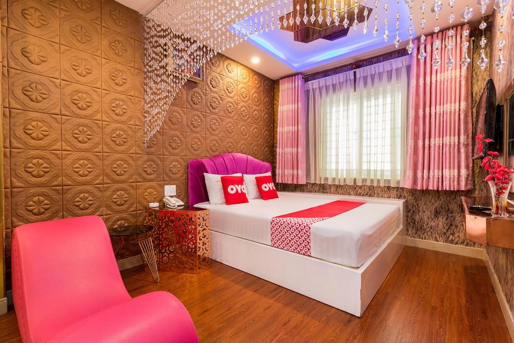 OYO 1108 Iboss Hotel