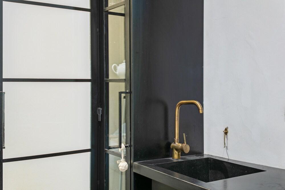 Vigna Vecchia Modern Studio