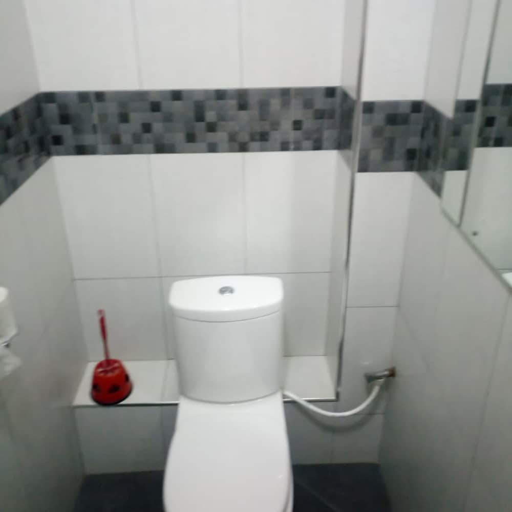 Engashura One in One Motel