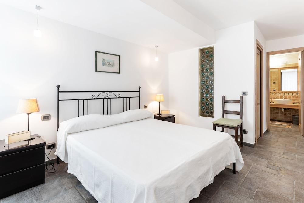 Penelope Seaview Apartment