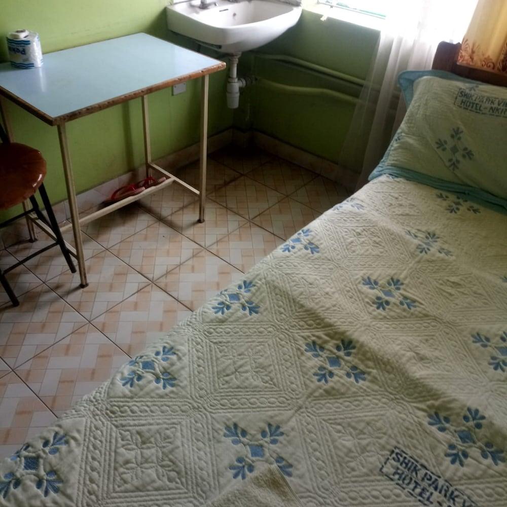 Shik Park View Hotel