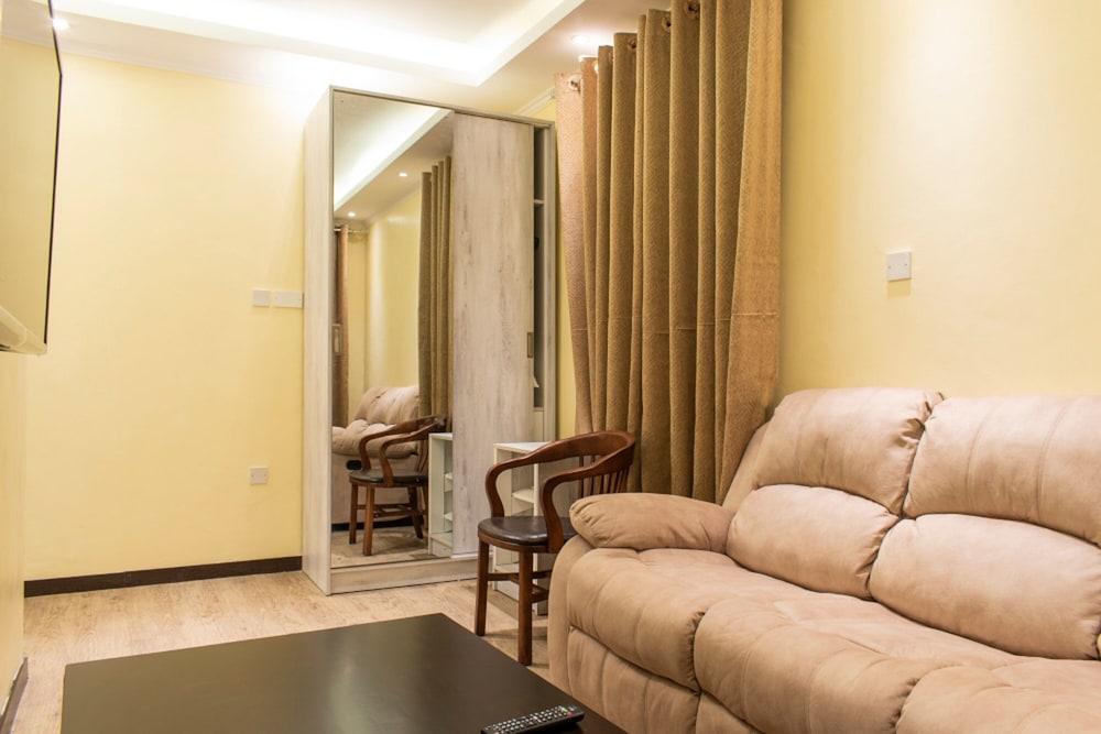 Zebu Lodge And Luxury Hotel