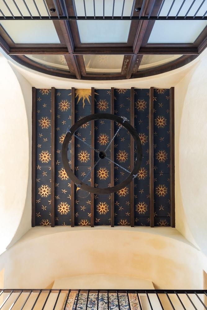 Perfect Location in Downtown Charleston