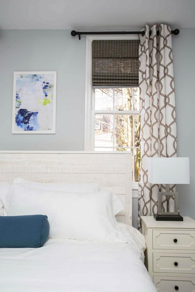 Apartment off St. Philip Walk Everywhere