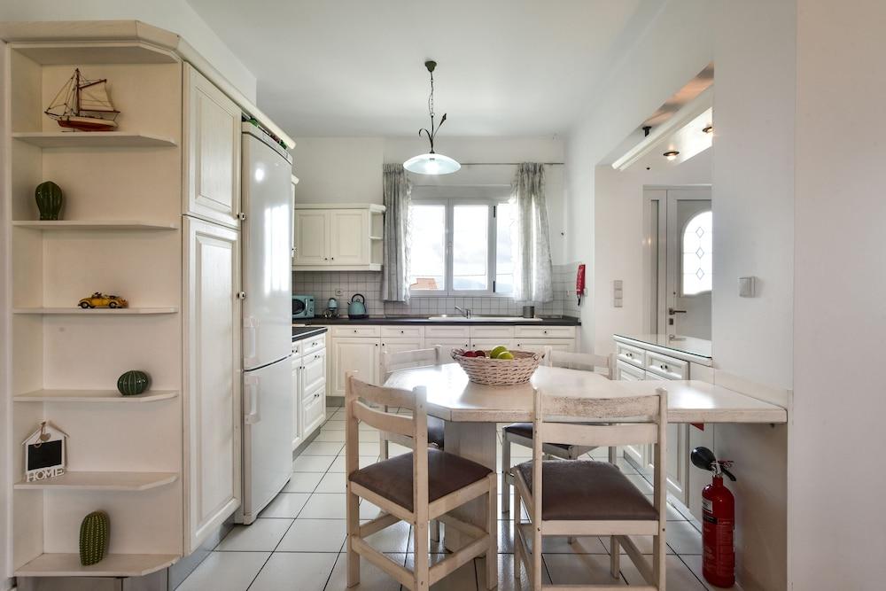 N'eloas Luxurious Villa Spectacular View