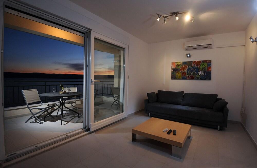 Citybreak Apartman With Private Beach Near Split