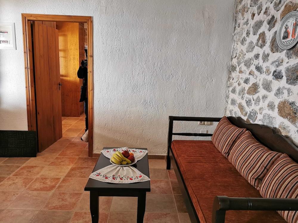 Nefeli's traditional suite no.12