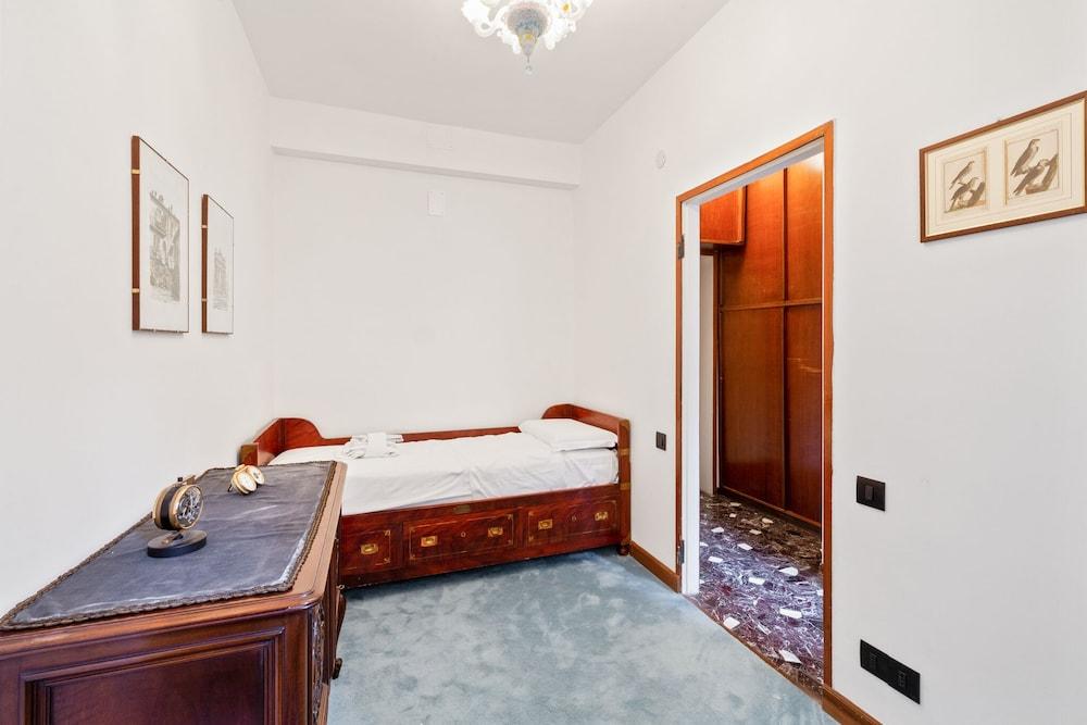 Venice Castello Elegant Apartment