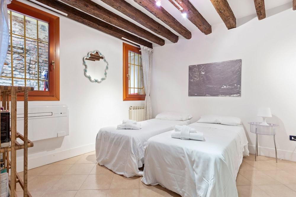 Riva Di Biasio Lovely Flat