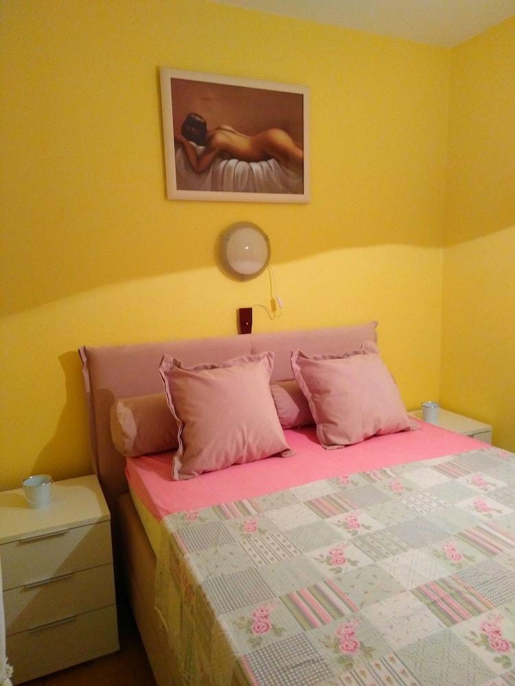 Spacious and Sunny Apartment on Island Rab