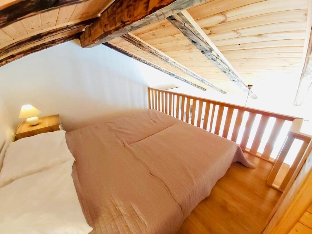 Classic Attic Apartment
