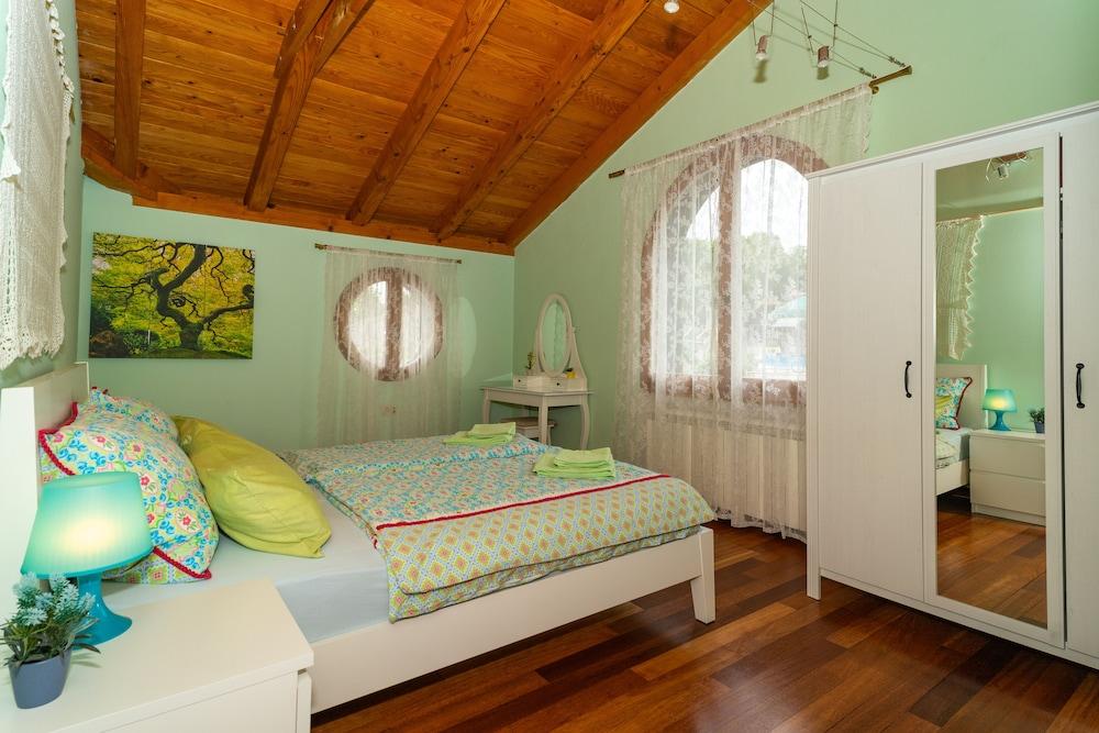 Villa Salvia With Pool