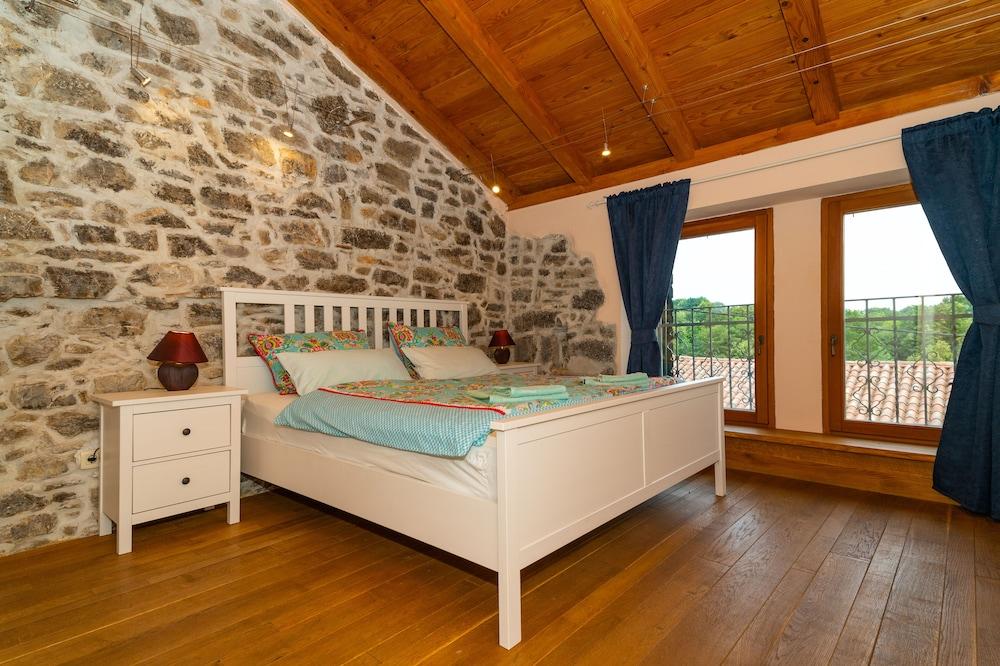 Villa Salvia With Pool