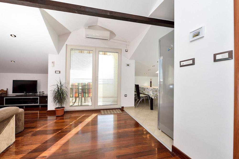 Beautiful sea View Apartment