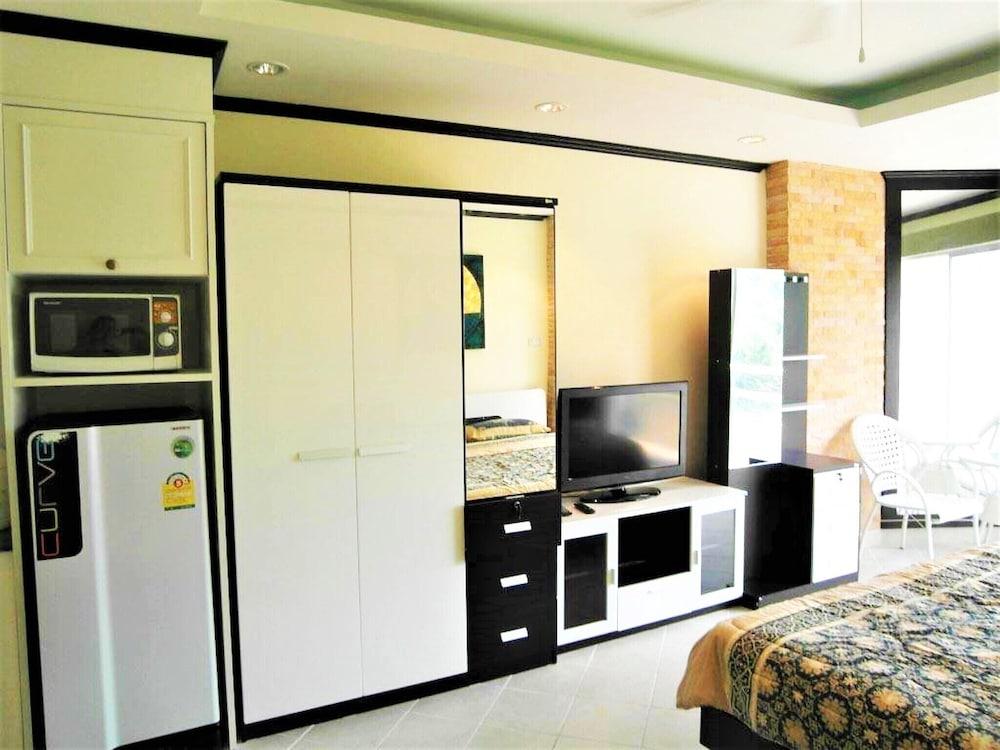Fully Equipped Studio Apartment View Talay 1 Pattaya