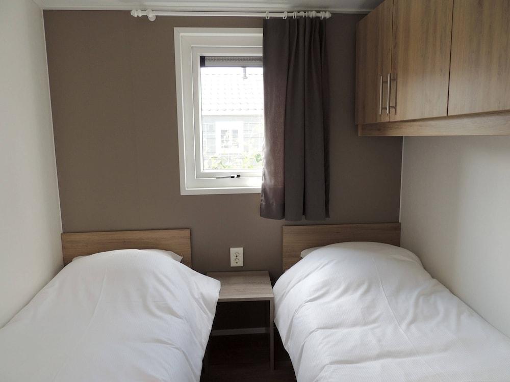 Atmospheric Chalet with Porch near Veluwe