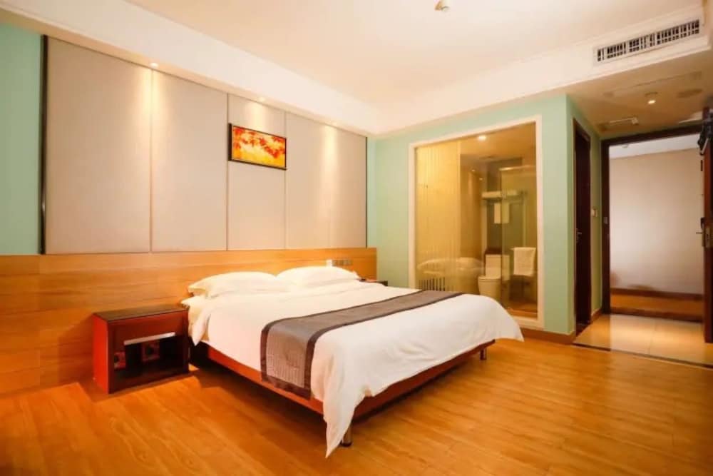 Guangzhou Superior Hotel