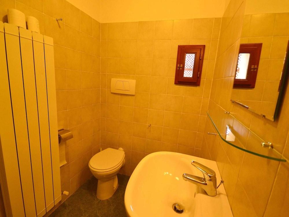 Scenic Apartment With Pool