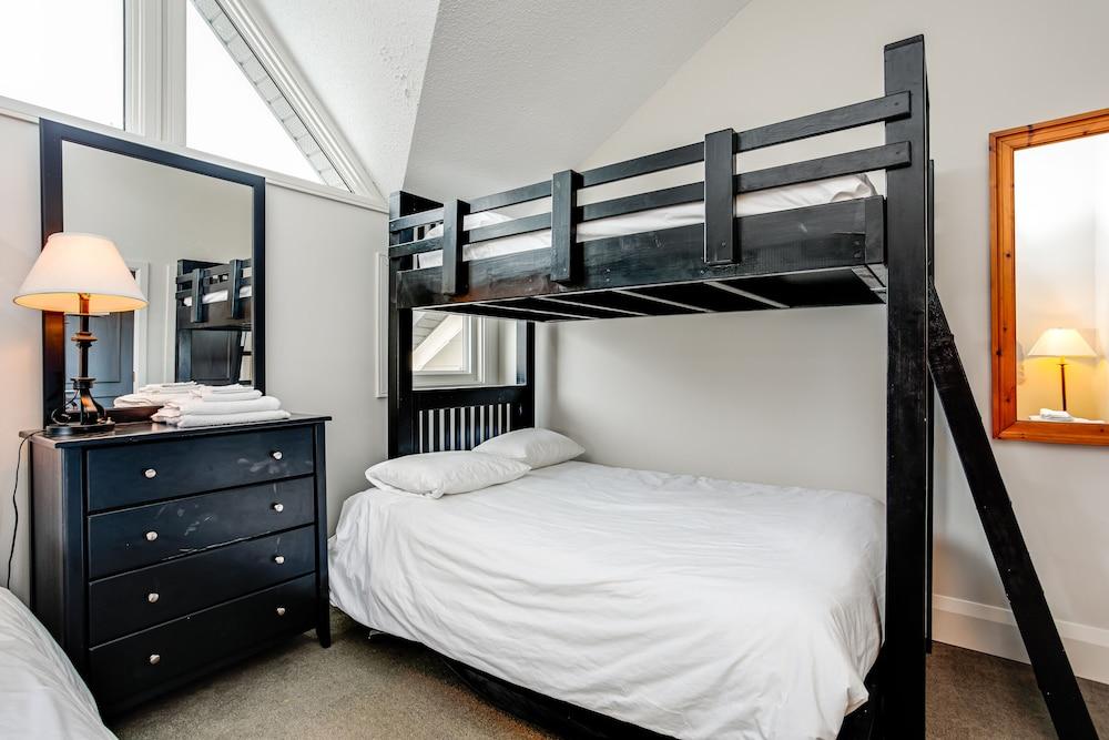 Chateau Ridge Chalets