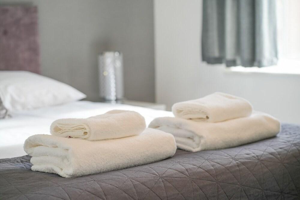 Redbourne Terrace Large Home