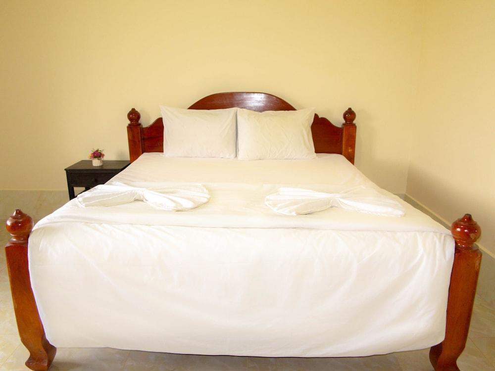 Kampot Moyura Guest House