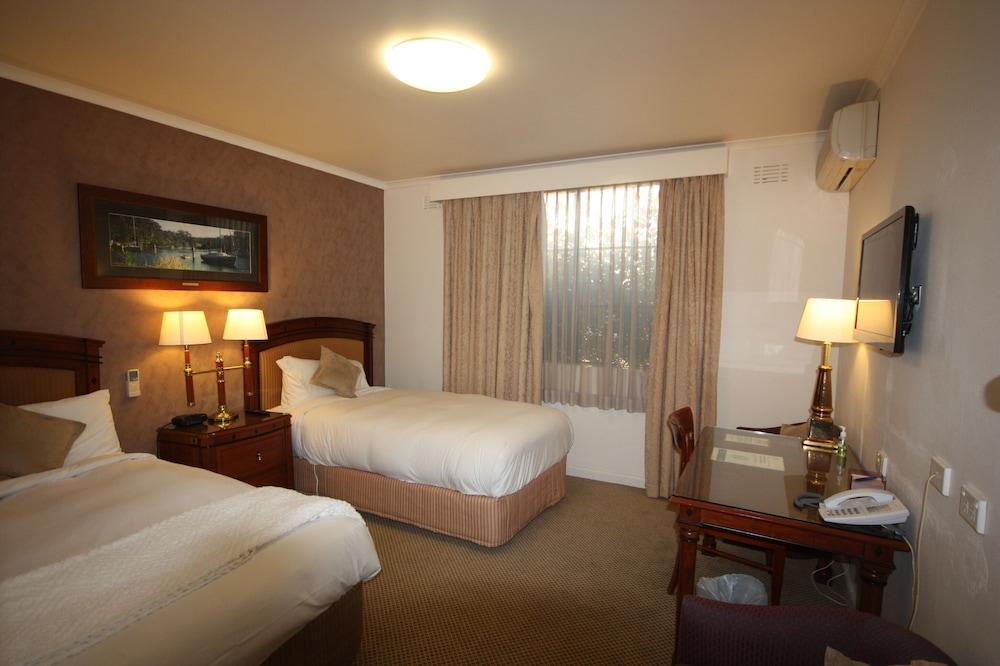 Country Plaza Queanbeyan