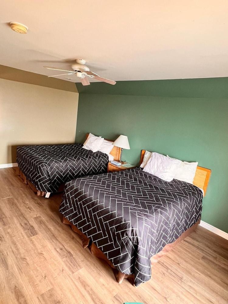 Caswell Resort Hotel