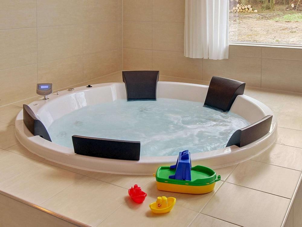 Luxury Pool Retreat in Henne - By Traum Ferienwohnungen