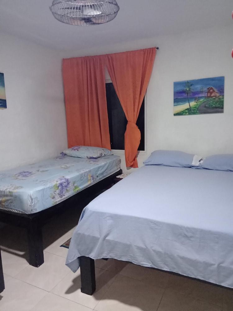 Room in Guest Room - Posada Green Sea San Luis Pesos