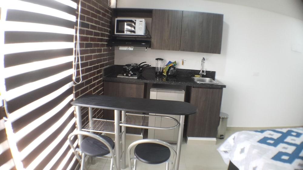 Apartaestudio Loft Comodo Belen, Frente Metroplus