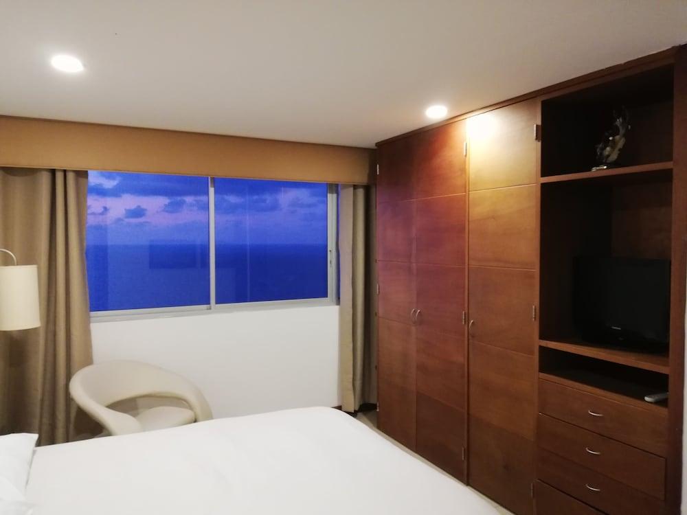 Palmetto Condos 2402