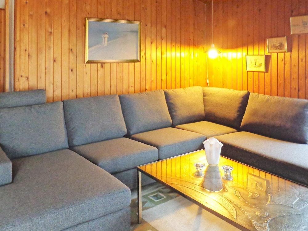 6 Person Holiday Home in Vaeggerlose