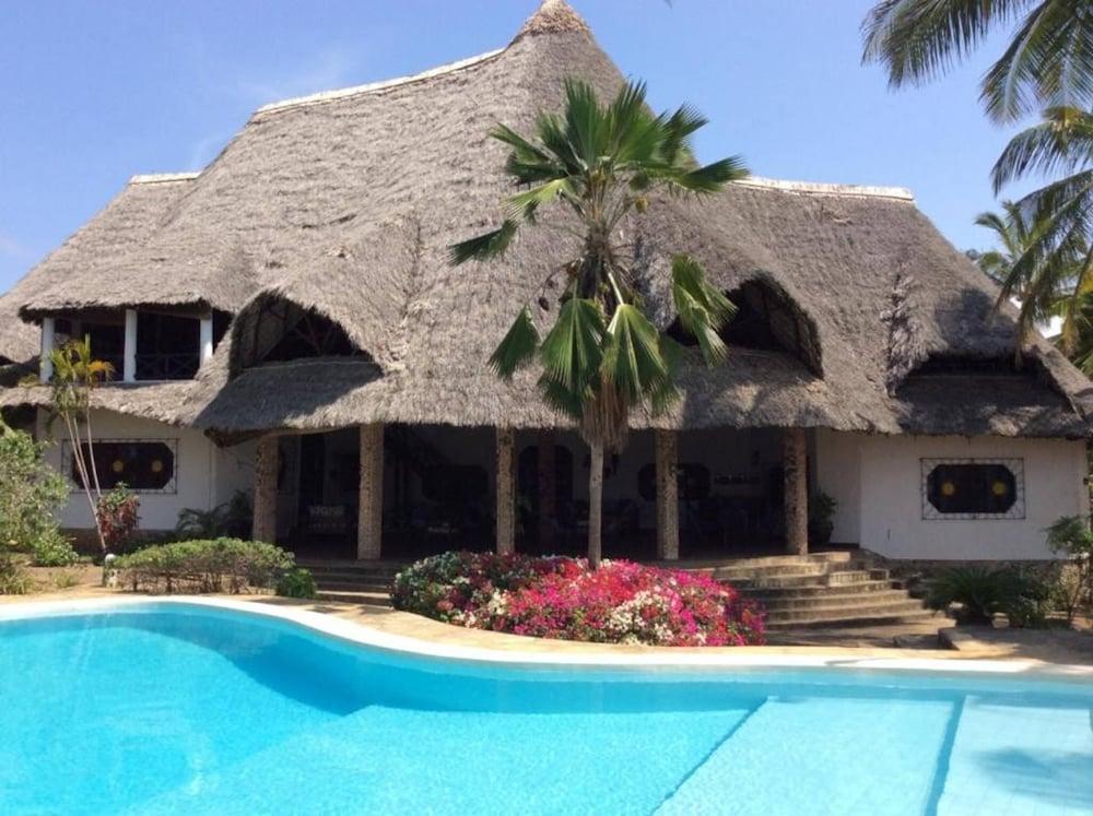 Beach Location Luxury Villa