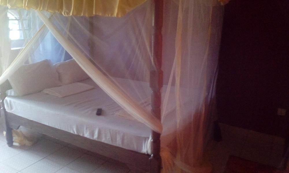 Beach Front Nicky Villa - Watamu Beach