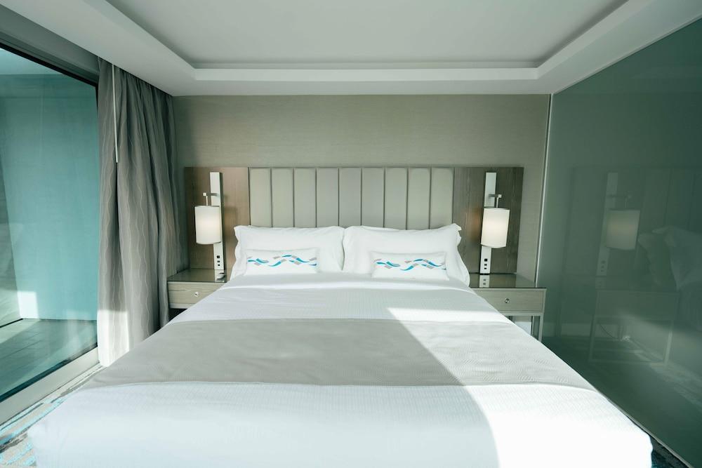 H2O Hermosa Beach Hotel