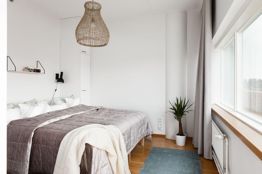 SleepWell Apartments East