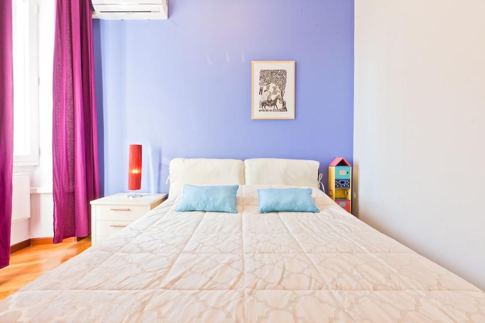 Porta Portese Colorful Flat