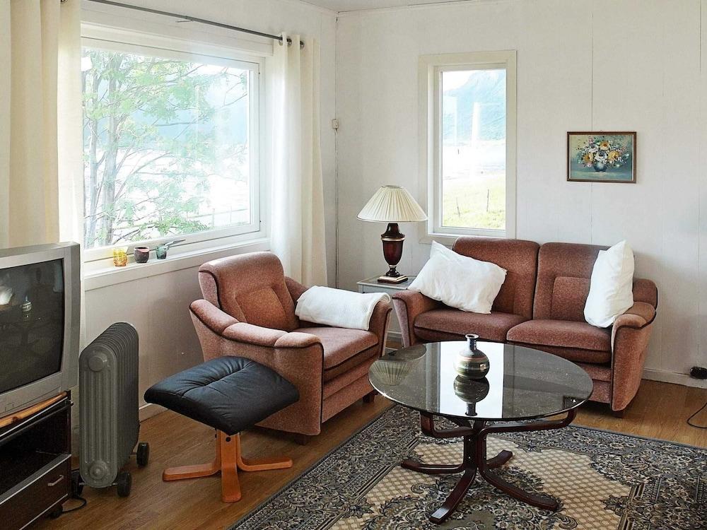 Holiday Home in Arnøyhamn