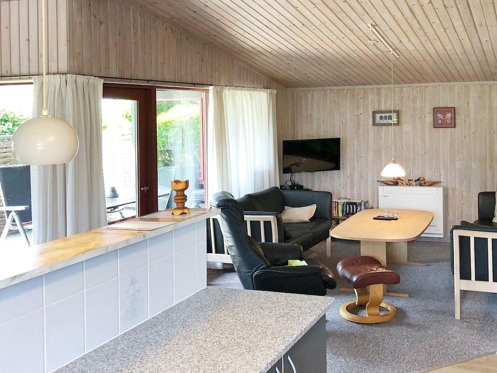 6 Person Holiday Home in Dannemare-by Traum