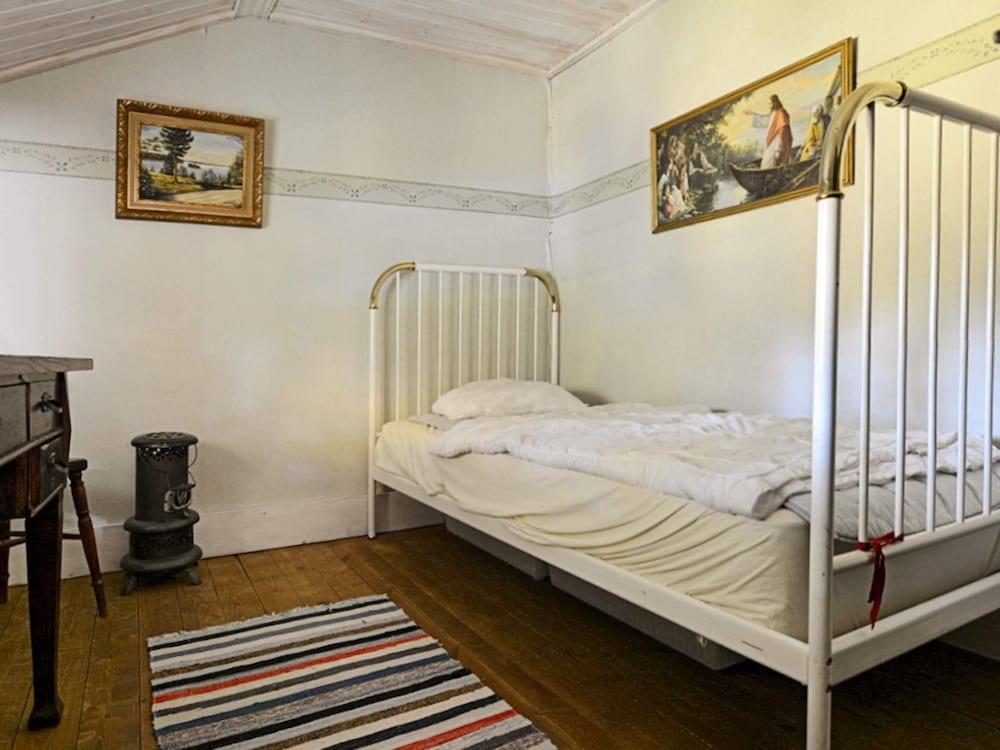 5 Person Holiday Home in Jonkoping-by Traum