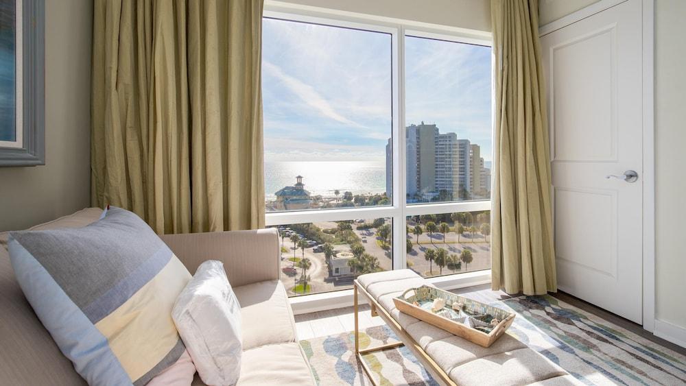 Luau II 6934 Flr9 Studio 1BA 3