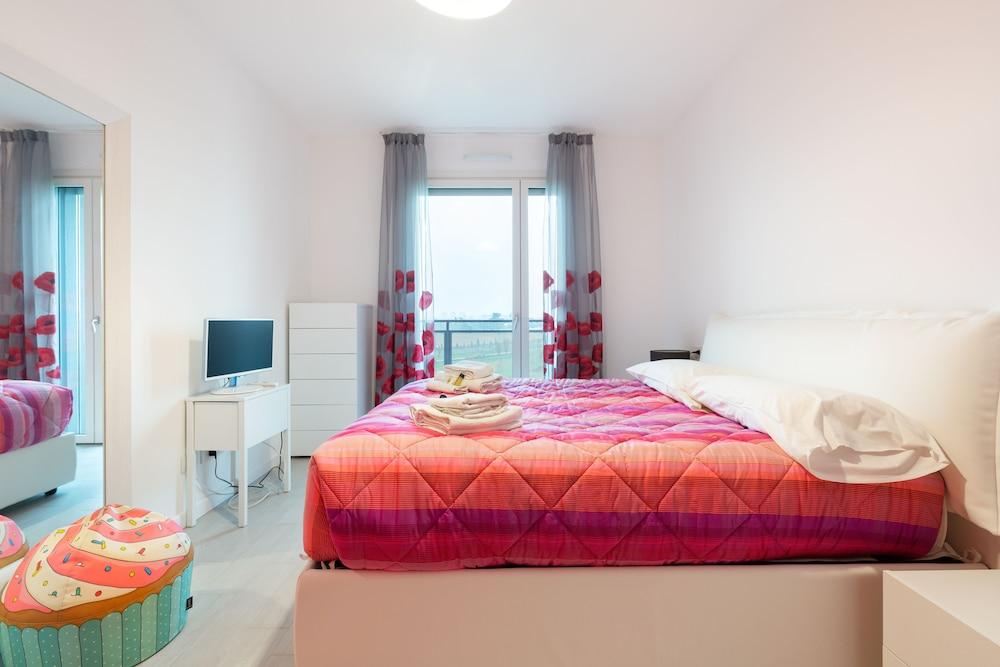 Fiera Milano Flat with Garage